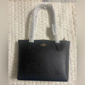 NWT Coach Fiona Tote Black